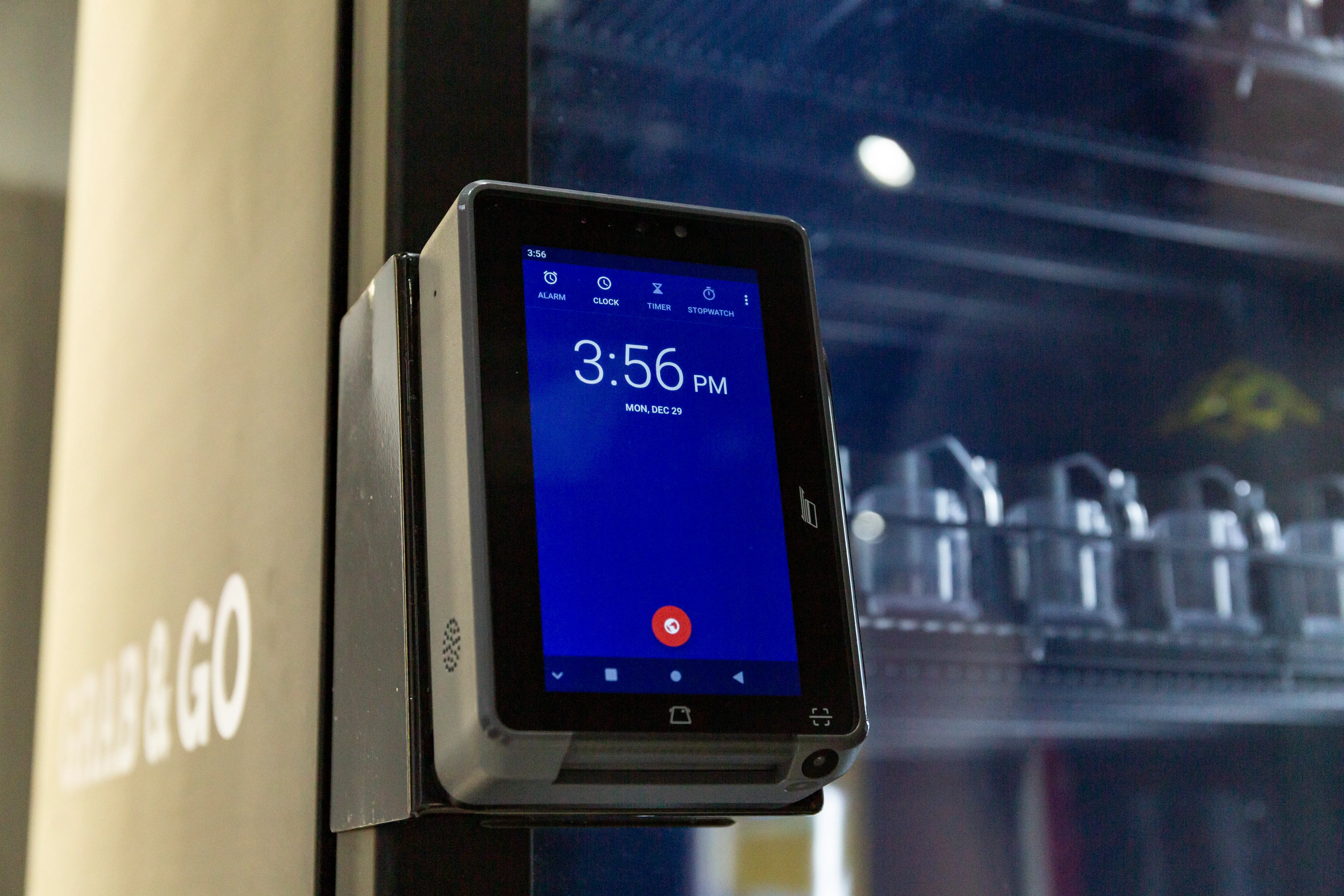 Grabot vending machine